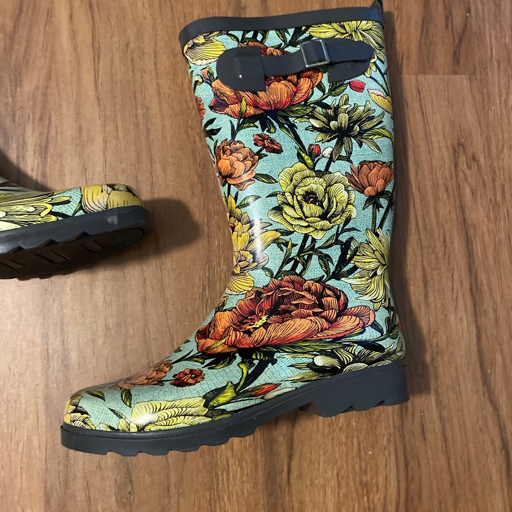 Floral Rain boots - Picture 3 of 5